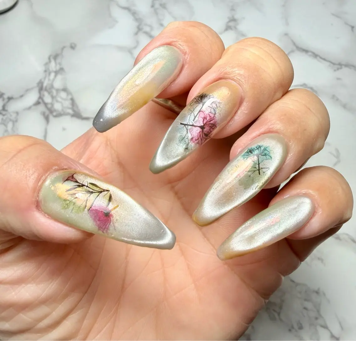 ネイル アートネイル チークネイル フラッシュネイル フラッシュマグ フレンチネイル Mai’s nailのネイルデザイン