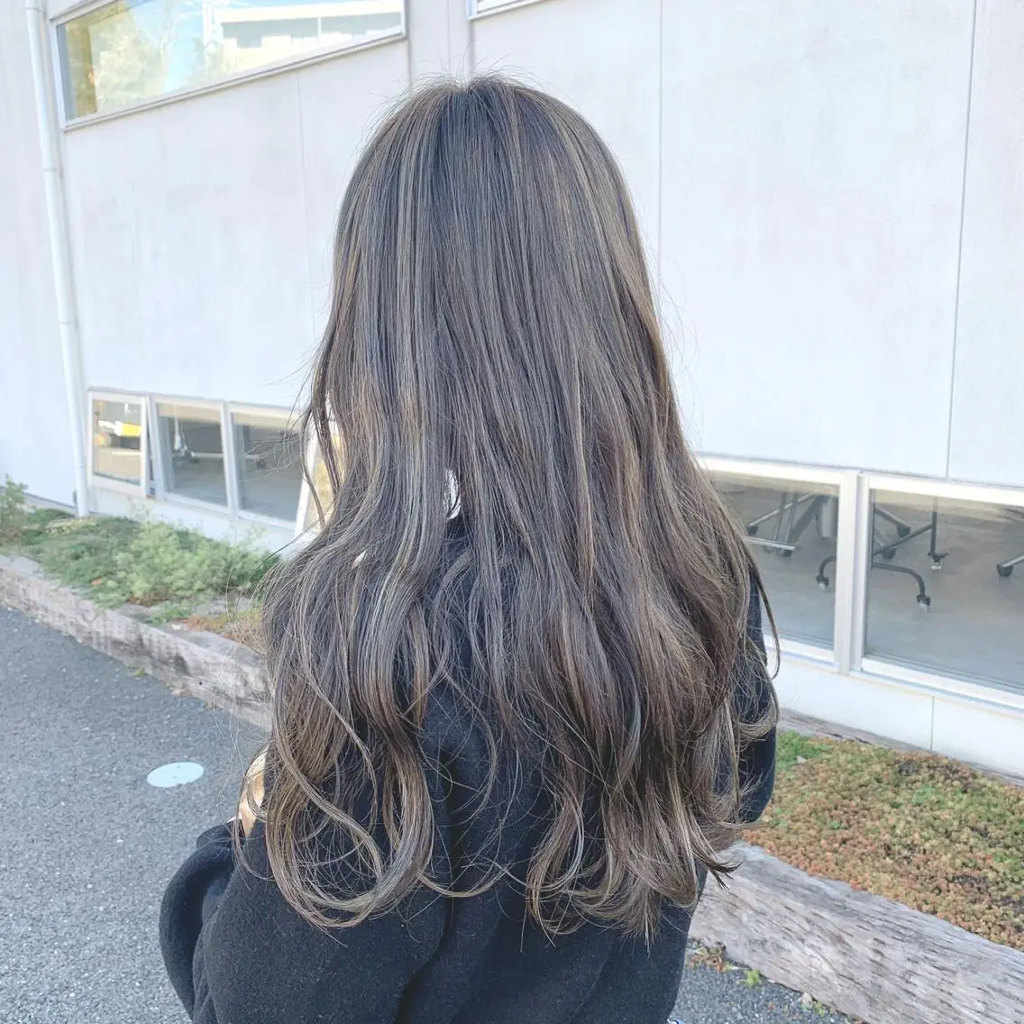 カット&ハイライトのWカラー(全体カラー込み)の写真