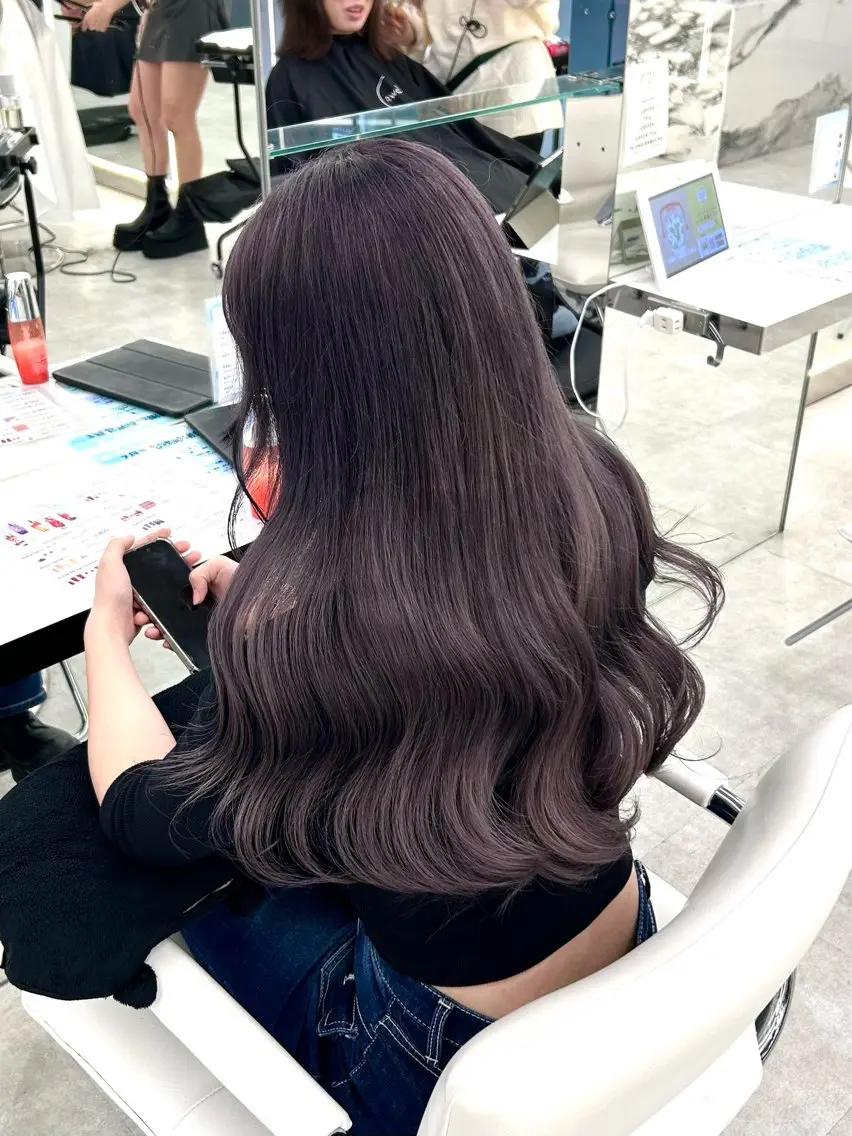 ロング カラー グレージュ ラベンダーカラー ラベンダーグレージュ ラベンダーグレー ヘアカラー トリートメント 透明感ハイトーン特化 /ケアブリーチ/莉駒のヘアスタイル