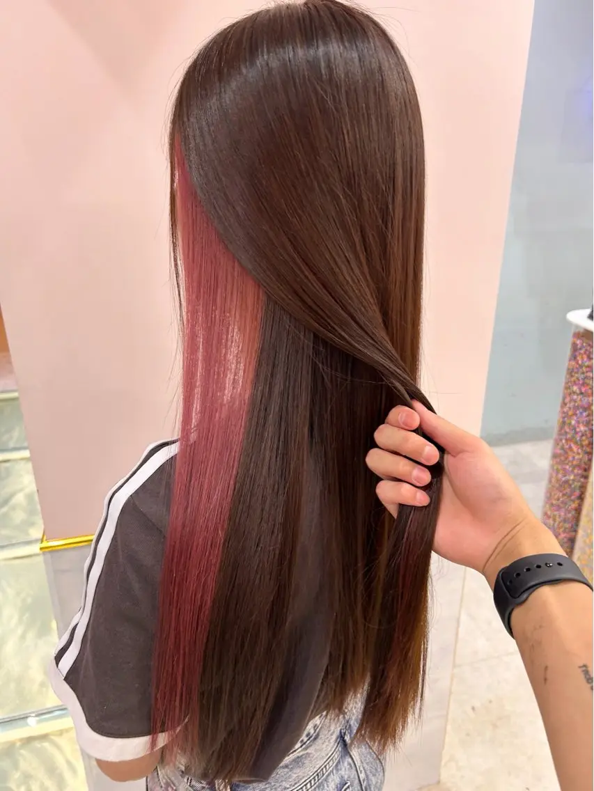 ロング カラー ダブルカラー イヤリングカラー ピンクカラー ヘアカラー レイン🌏🌱 似合わせ/ハイトーンのヘアスタイル