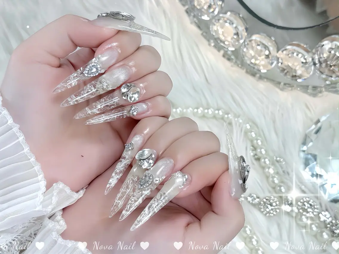 ネイル ジェルネイル キラキラネイル 韓国ネイル 持ち込み スカルプネイル ハンドネイル ハンドケア Nova Nail Salonのネイルデザイン