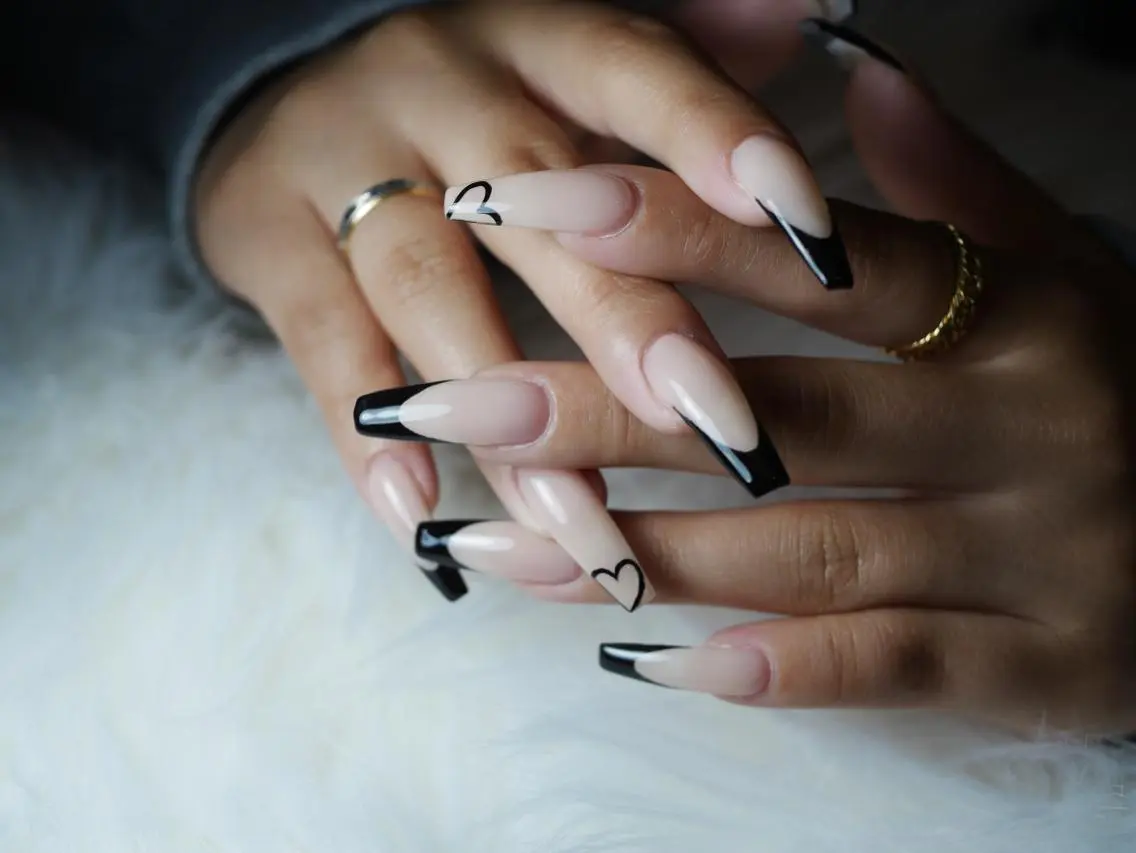 ロング ネイル フレンチネイル ハート ufu.nail yuukiのネイルデザイン