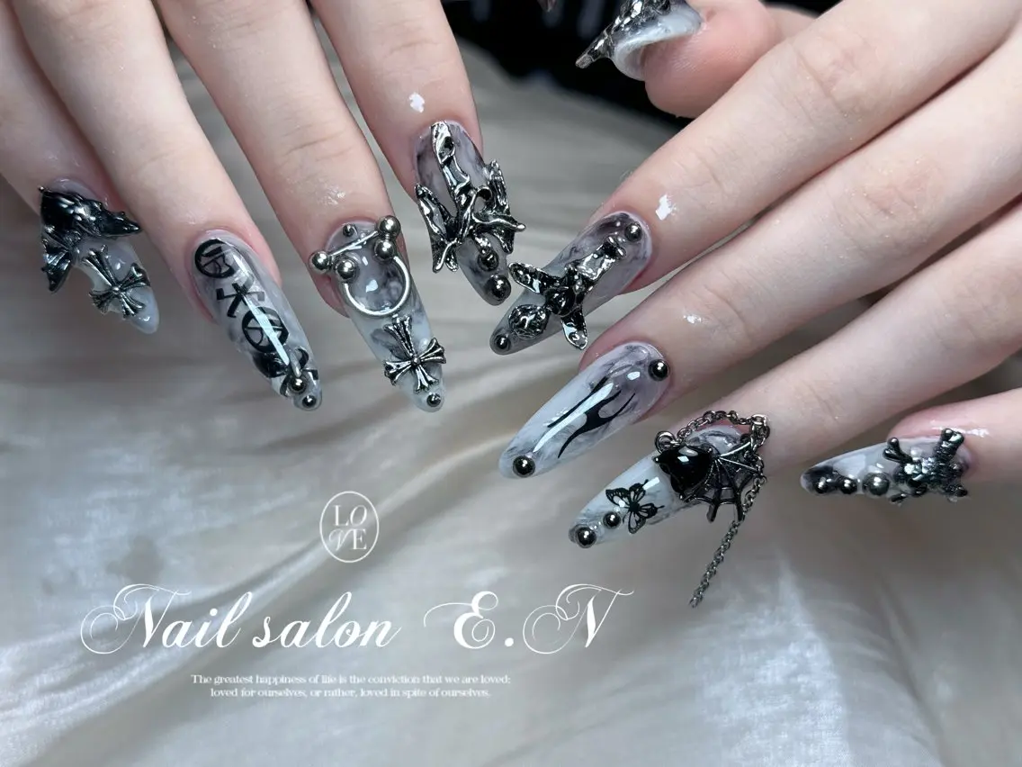 ネイル E.N🦋 長さ出し/持ち込みのネイルデザイン