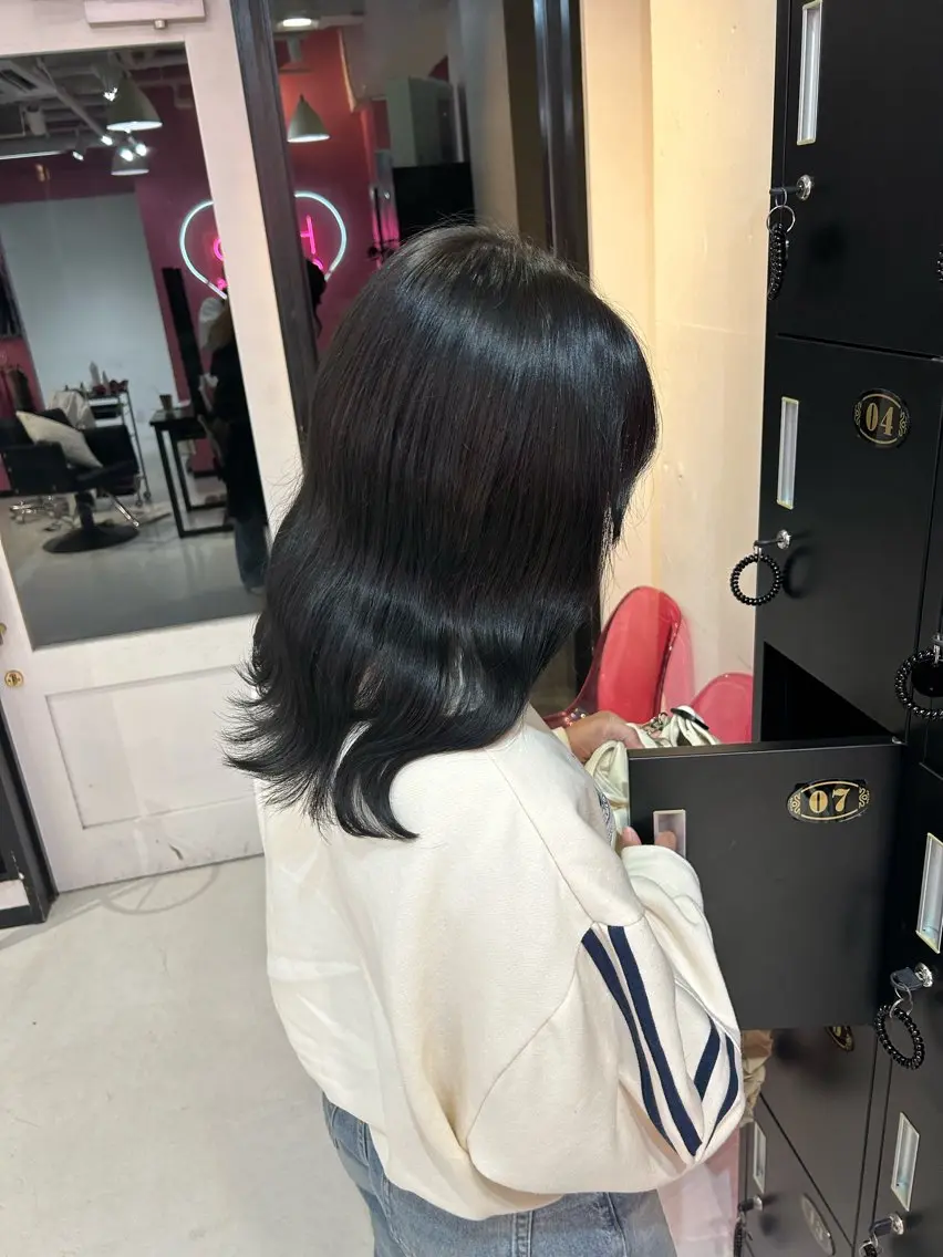 ロング カラー ブリーチ ダークグレー トリートメント 弓矢 叶のヘアスタイル