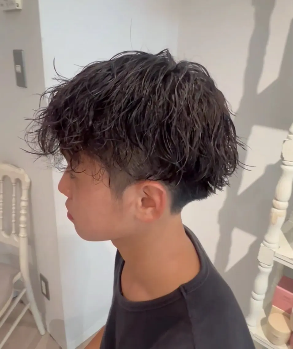 パーマ メンズ メンズパーマ メンズツイストパーマ 刈り上げ ツイストパーマ CreBiA ひなたのヘアスタイル
