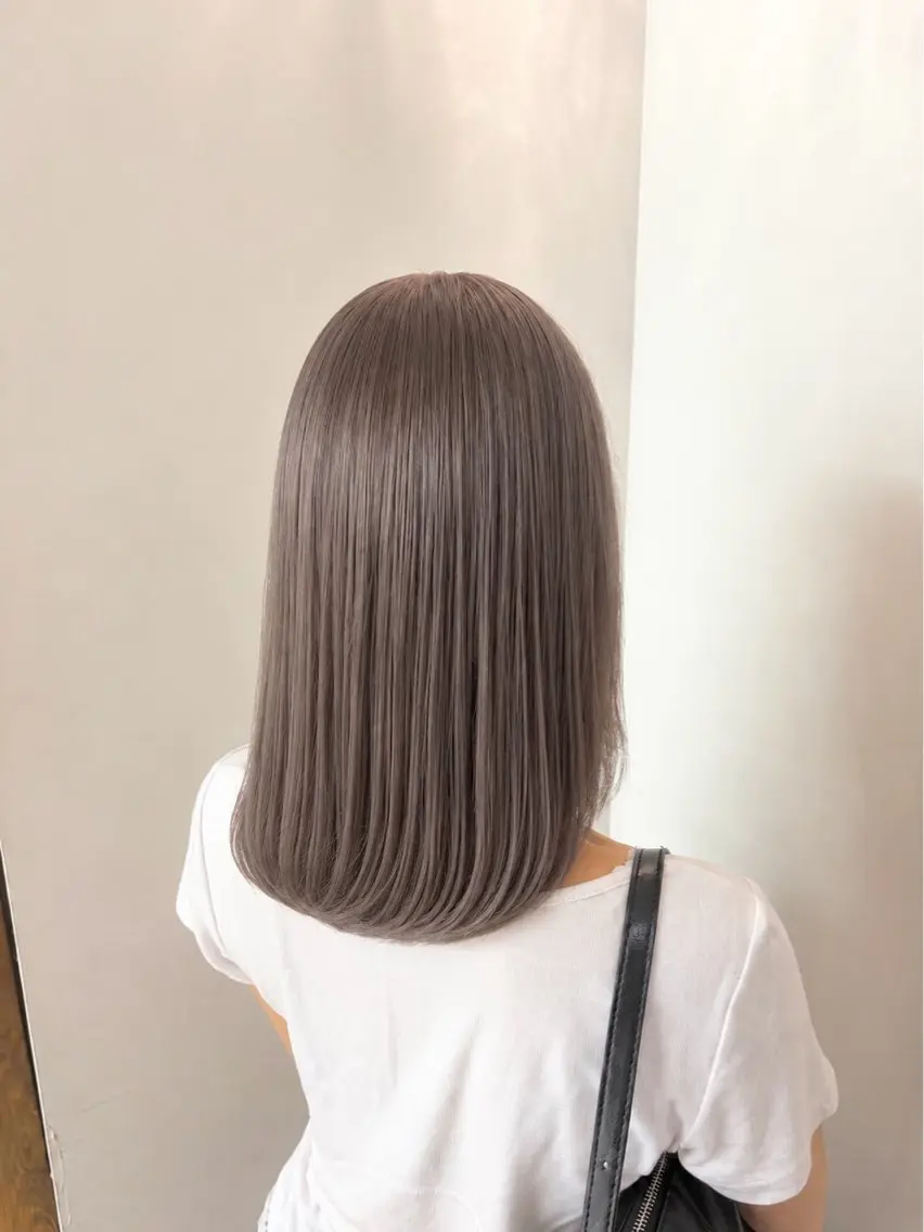 セミロング カラー ベージュカラー ブリーチ 透明感カラー ダブルカラー グレージュ ヘアカラー ヒナ/酸性ストレート ・艶カラー🌿のヘアスタイル