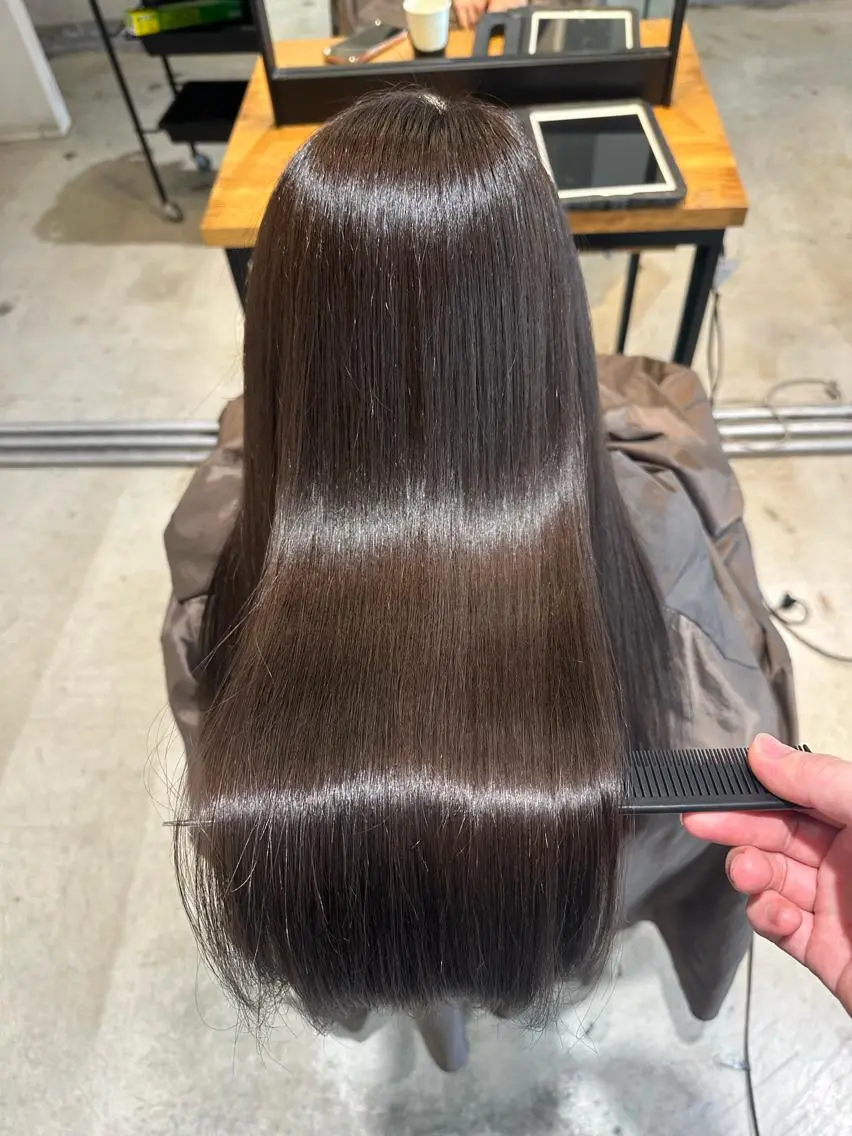 ⚫️【ダメージレス◎髪質改善】プレミアム縮毛矯正 ➕ カット ➕ カラー(イルミナ)➕トリートメントの写真