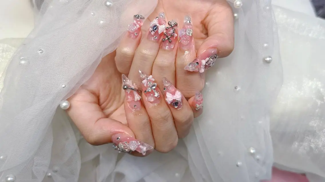 ネイル ハンドネイル 渋谷T&B りお ロング無制限中💫のネイルデザイン