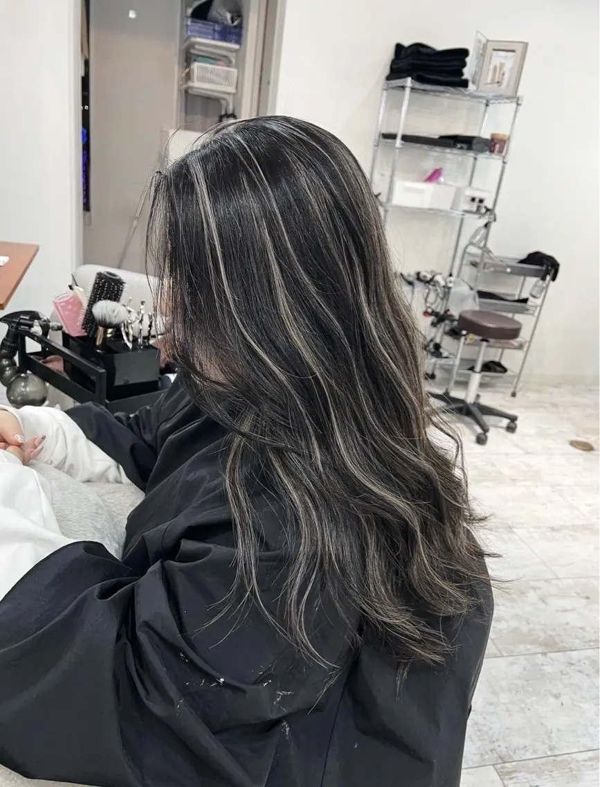 ロング カラー ダークグレー ダークグレージュ グレージュ ハイライトカラー ハイライト 指名数No.1 /NAOYAのヘアスタイル