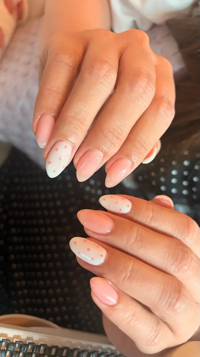 ネイル ドット ピンク ホワイト ハンドネイル NellyNail *̩̩̥ あおい🌷のネイルデザイン