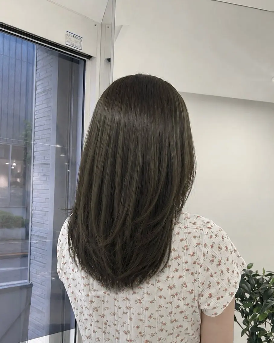 セミロング カット ヘアカラー トリートメント ヘアセット 抜け感レイヤー/ 透明感カラー/Aoiのヘアスタイル