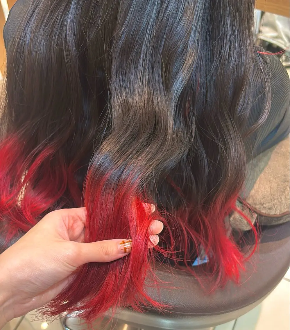 ロング カラー 🌈コテ巻き風パーマ LOHASせいな🌈のヘアスタイル
