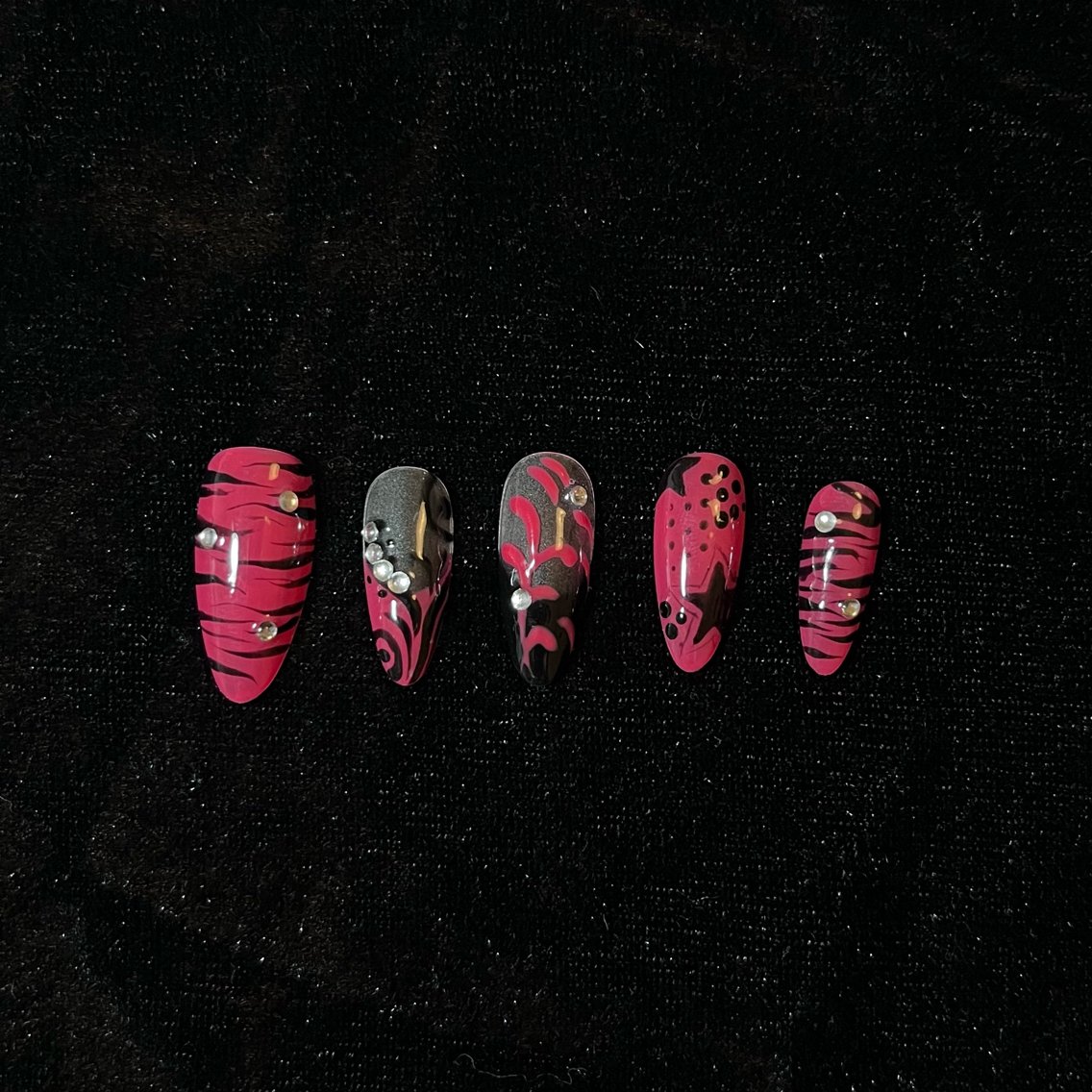 ネイル noir nails Kanaeのネイルデザイン