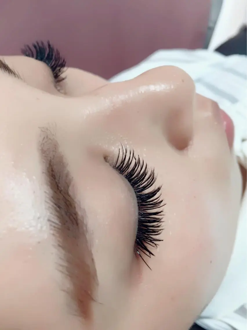 フラットラッシュエクステ120本(アップワードラッシュ込)の写真
