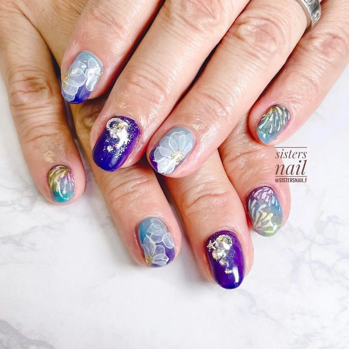 ネイル アートネイル フラワーネイル グラデーション キラキラネイル ラメ(グリッター) sisters nail.fのネイルデザイン