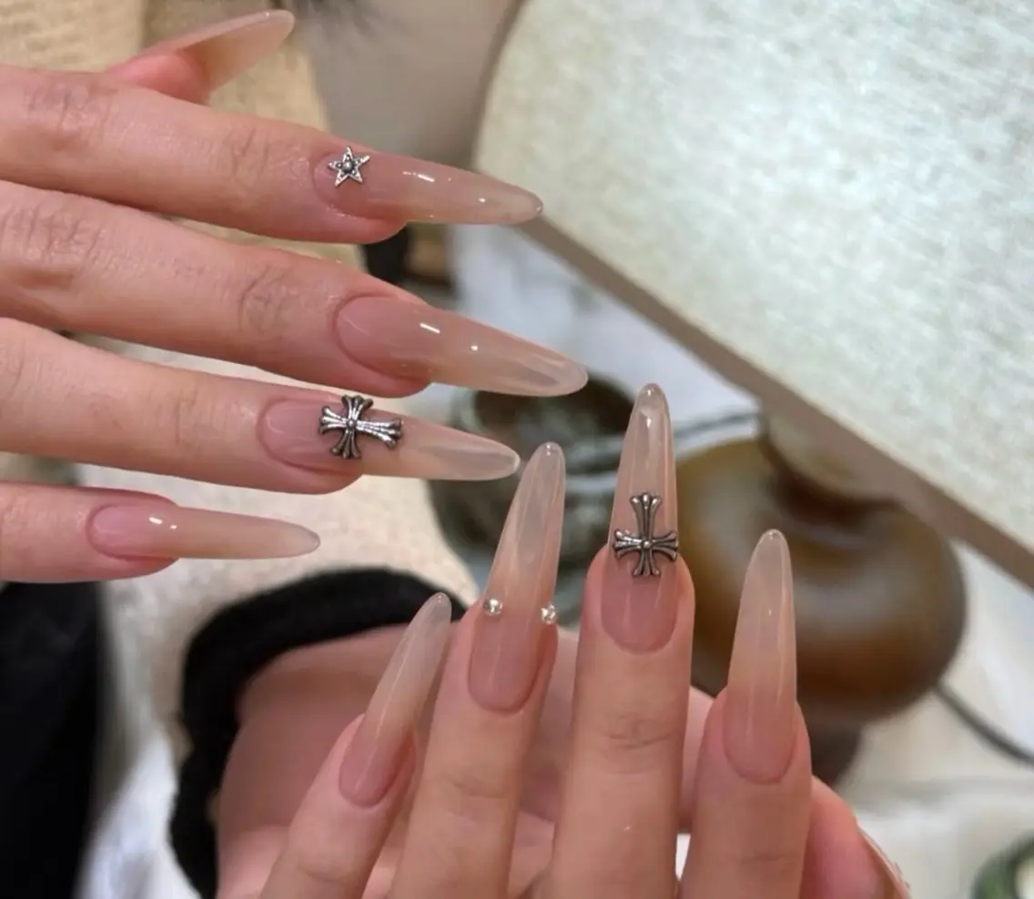 ネイル チークネイル 長さ出し フレンチネイル ガーリー 韓国ネイル sun nail池袋 モデル募集のネイルデザイン