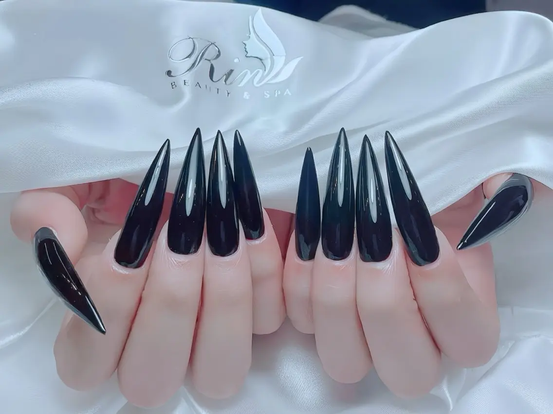 ネイル アニマル柄 ボルドー ブラウン チークネイル フレンチネイル ハンドネイル Rin Nail 新大久保店のネイルデザイン