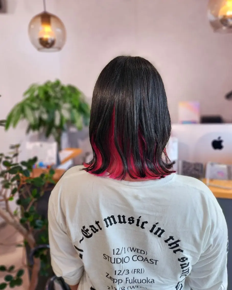 ミディアム カラー インナーカラー ピンクカラー 金田 拓也のヘアスタイル