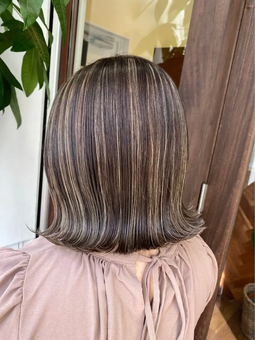 ミディアム カラー UNBLEACH ブリーチカラーのヘアスタイル