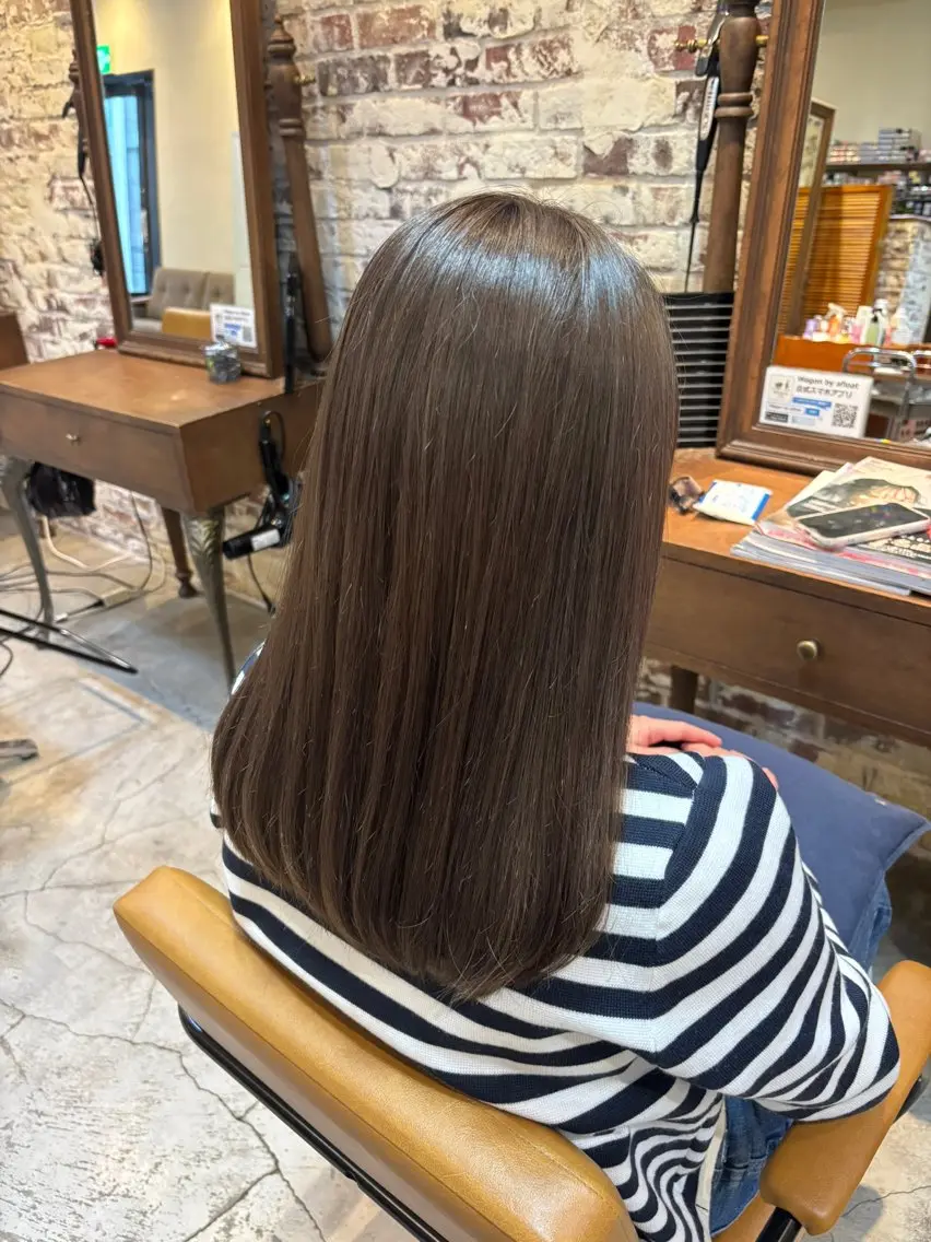 ロング カラー 透明感カラー グレージュ オリーブグレージュ オリーブグレー 髪質改善 カット ヘアカラー トリートメント 七井 香奈 (なないかな)のヘアスタイル