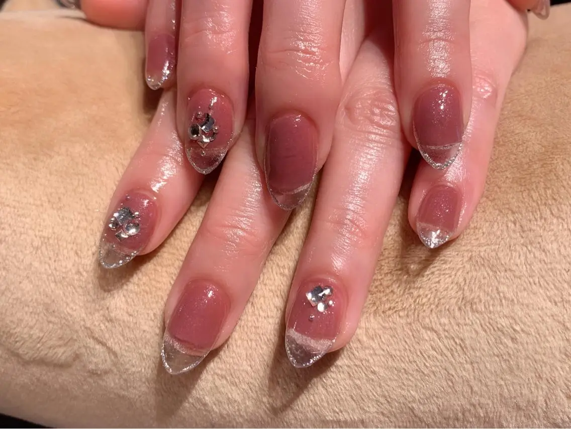 ネイルチップ長さだし又はクリアフレンチの写真