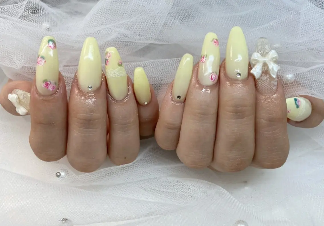 ネイル レース 黄色 ハンドネイル ハンドケア 心斎橋Salon Epokkuのネイルデザイン
