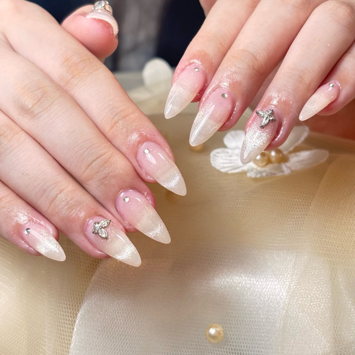 ネイル 桜ネイル 長さ出し フレンチネイル 韓国ネイル マグネットネイル ハンドネイル Kiwami nailsalonのネイルデザイン