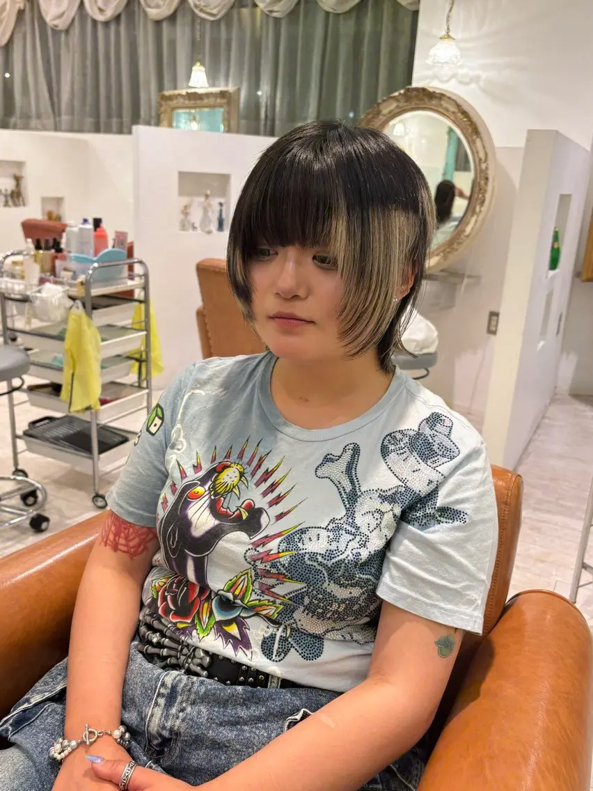 ミディアム 顔まわりレイヤー レイヤーカット 外ハネヘア Lita たいちのヘアスタイル