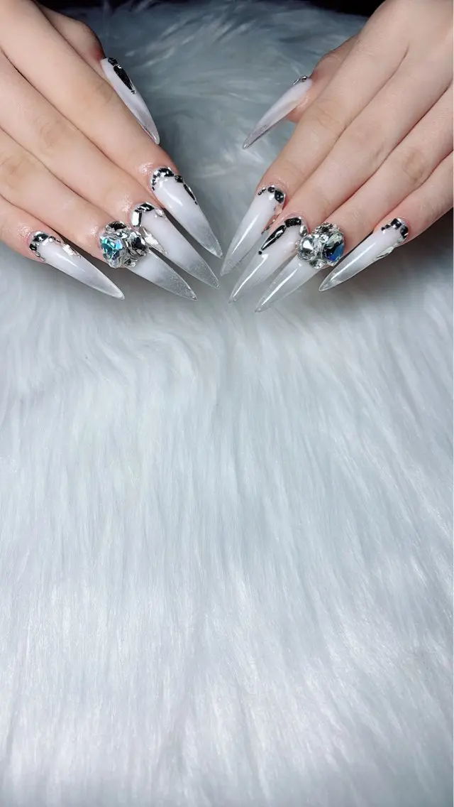 ネイル ロングネイル ハンドネイル Kayo 💅のネイルデザイン