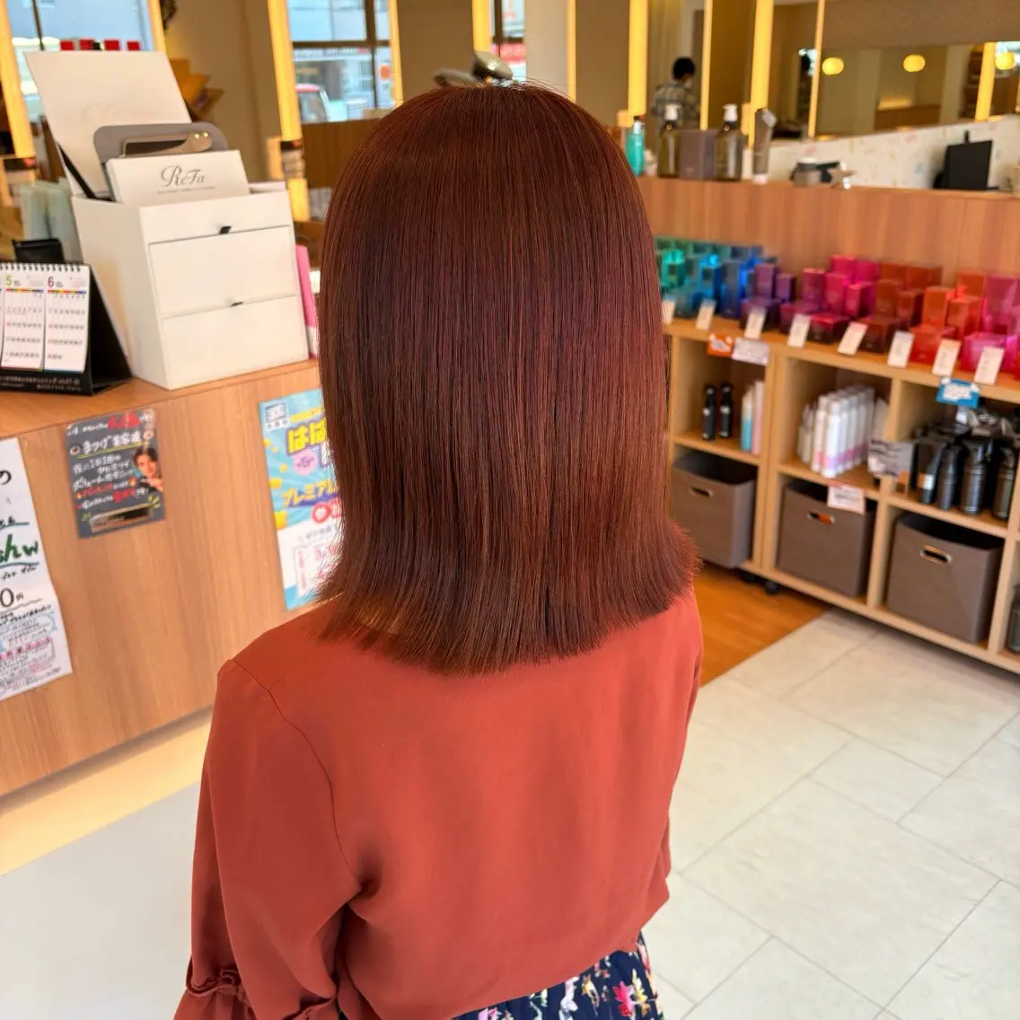 ミディアム カラー カット ヘアカラー トリートメント 越智 咲穂のヘアスタイル