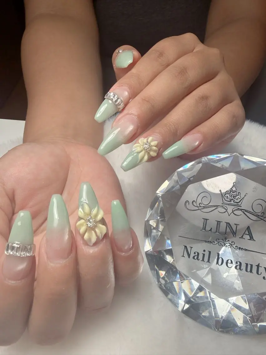 ネイル Lina  nail beautyのネイルデザイン
