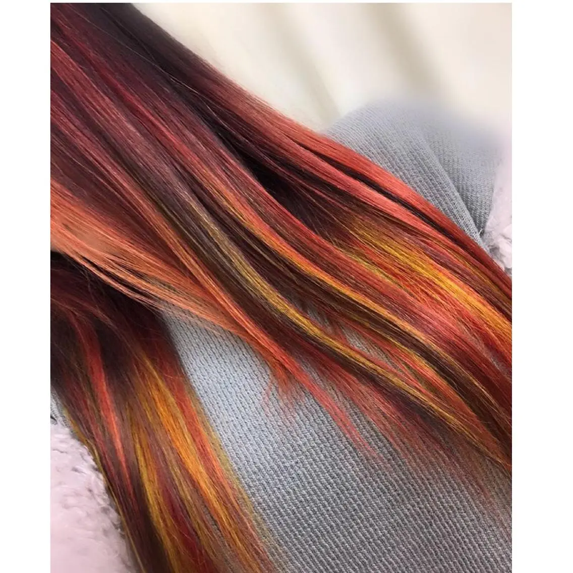 ロング カラー バレイヤージュ レイヤーカット 中江 麻友のヘアスタイル