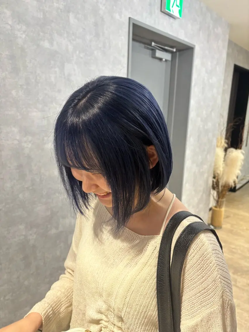 ショート カラー カット ヘアカラー トリートメント 🌐NATSUMI 🌐【寒色カラー】のヘアスタイル