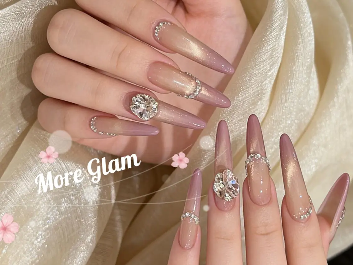 ネイル 長さ出し フットネイル フレンチネイル ジェルネイル ガラスフレンチ MoreGlam ネイルのネイルデザイン