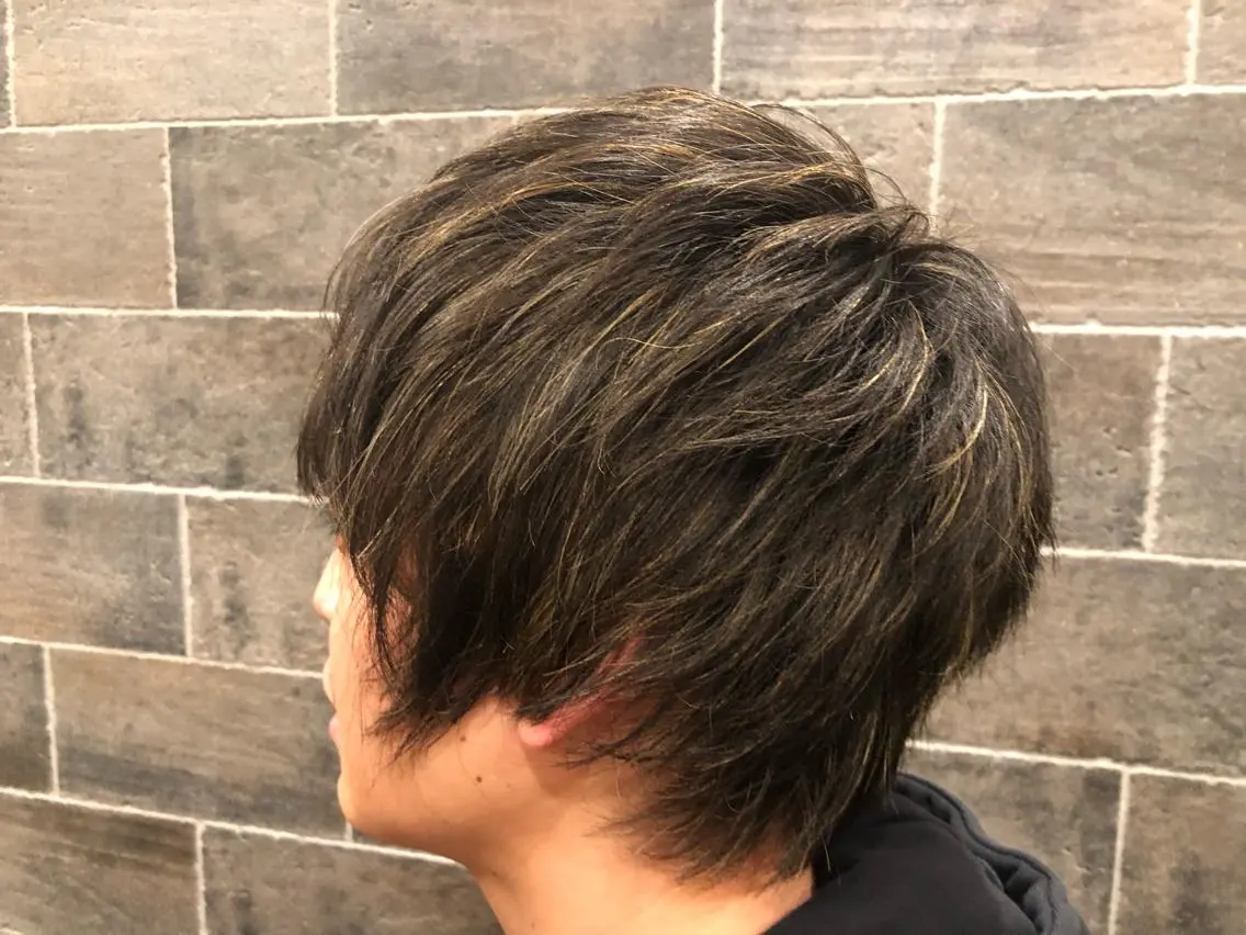 カラー メンズ メンズハイライト ハイライトカラー 鈴村 大介のヘアスタイル
