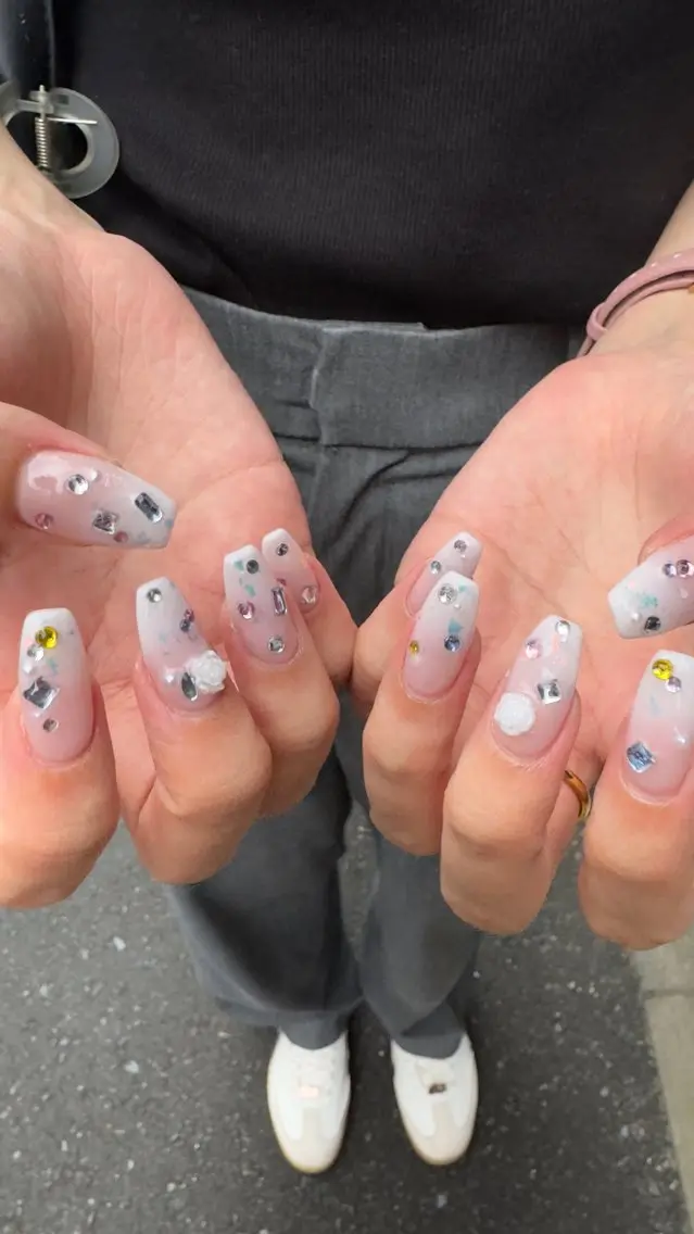 ネイル フラッシュネイル ホログラムネイル 韓国ネイル レース ラメ(グリッター) ハンドネイル MH_ Nailのネイルデザイン