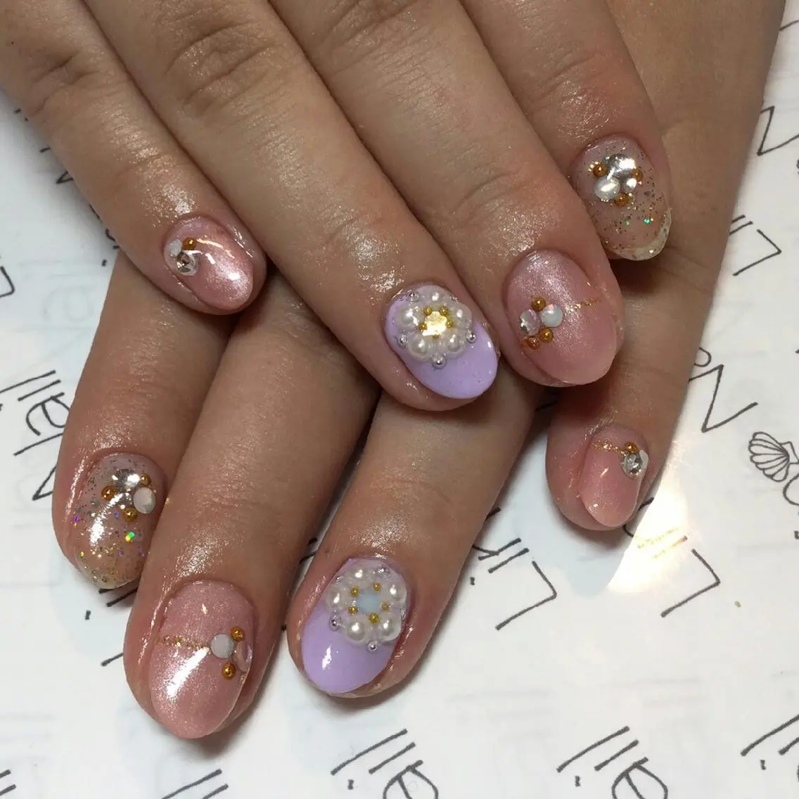 ショート ミディアム セミロング カラー ネイル まつエク キラキラネイル Lino Nail sekitomiのネイルデザイン