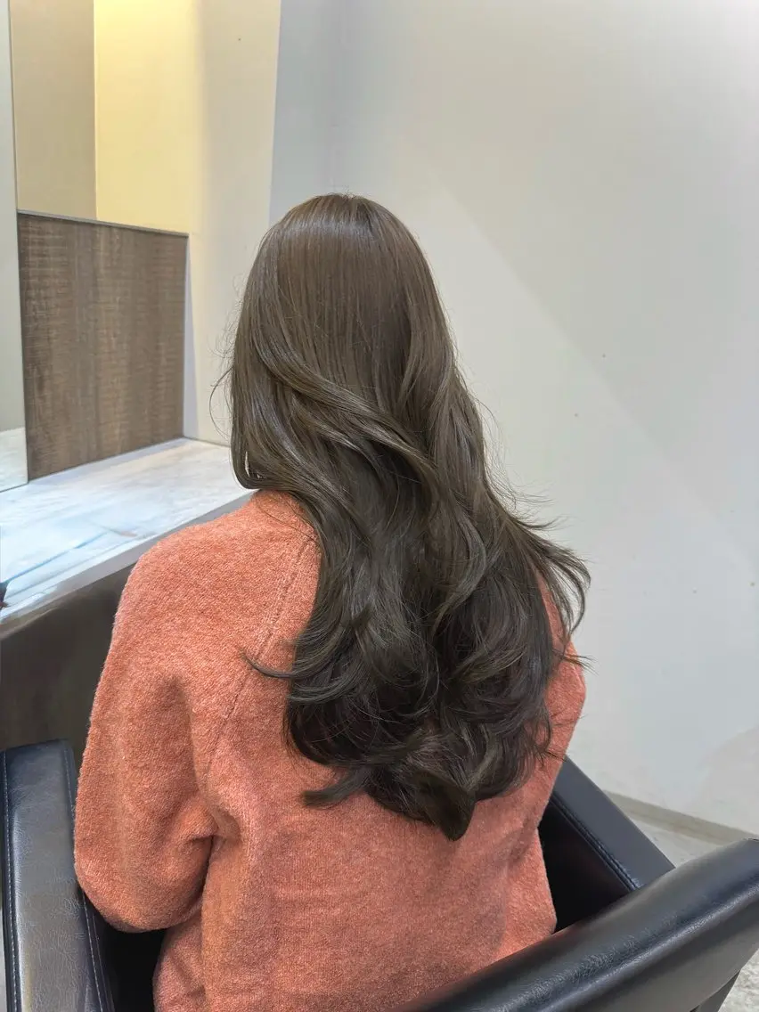 ロング カラー カット ヘアカラー 韓国ヘア🇰🇷 YUKINAのヘアスタイル