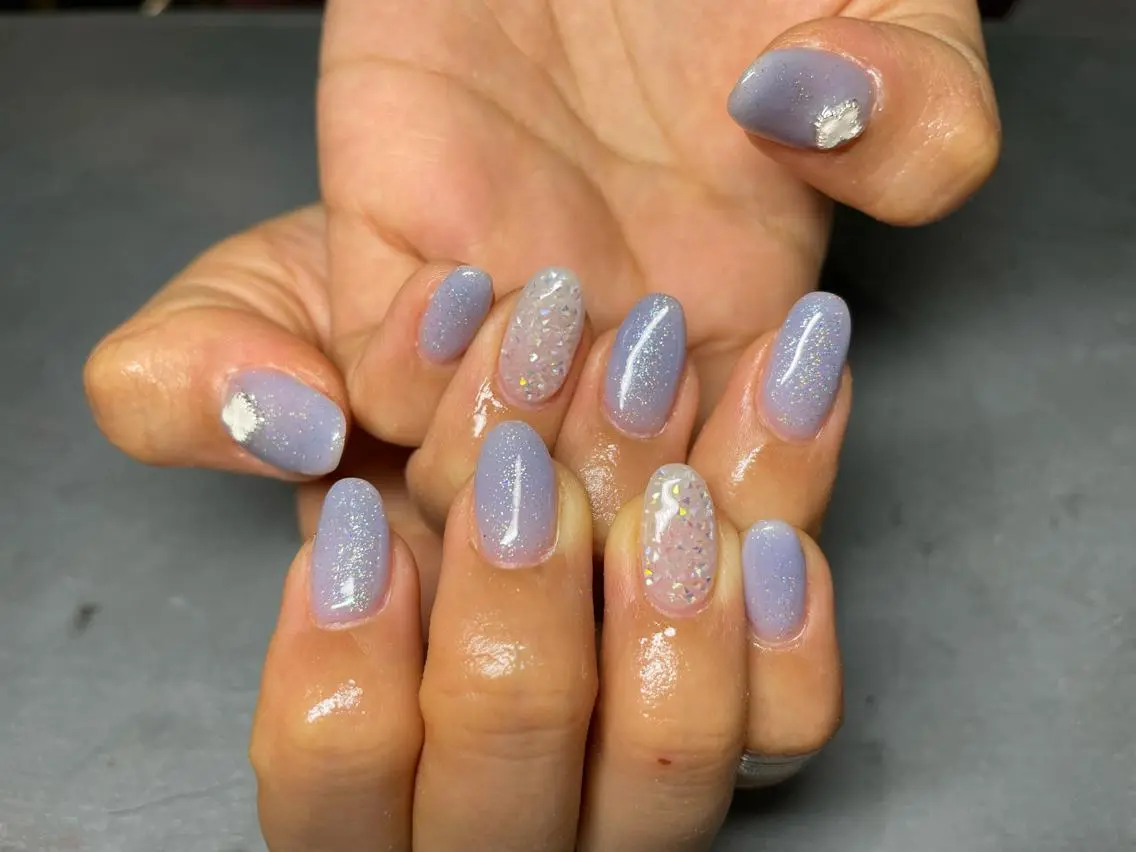 ネイル LAVISH 大和店 emi･:*+のネイルデザイン