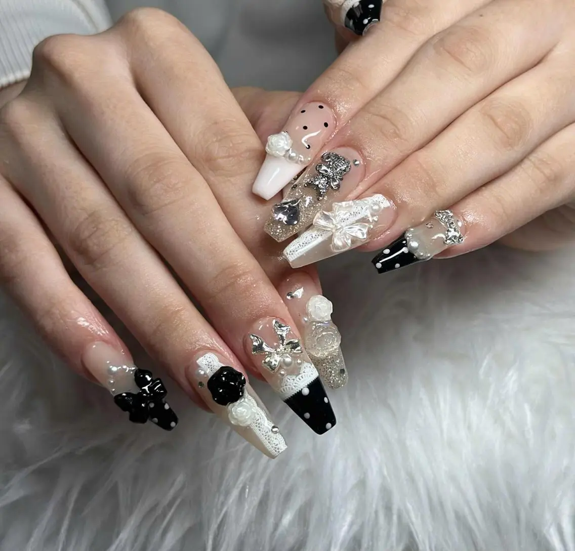 ネイル フレンチネイル ジェルネイル ハロウィン 韓国ネイル マグネットネイル ハンドネイル H.baby Nail Salonのネイルデザイン