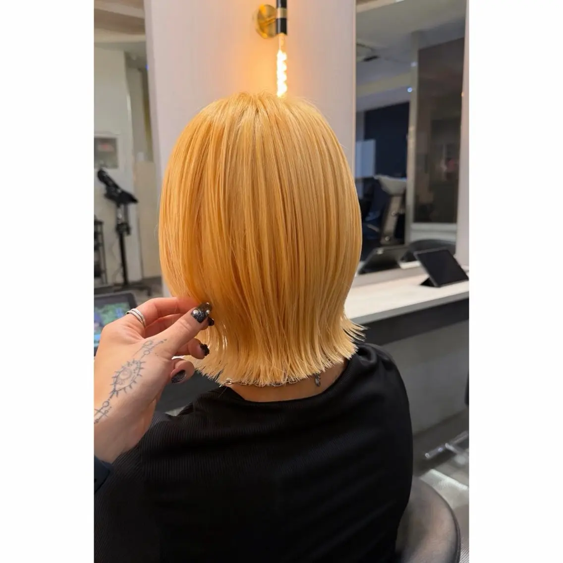 ミディアム カラー ブロンド オレンジ ホワイトブロンド カット ヘアカラー トリートメント beaute錦糸町 🦖⋆͛yuka💚のヘアスタイル