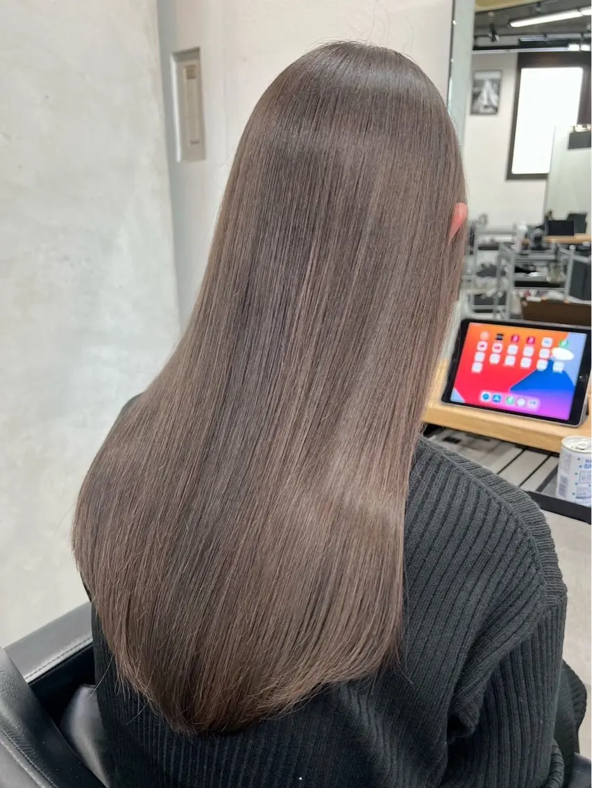 ロング カラー ロングレイヤー 顔まわりレイヤー 顔周りカット ハッシュカット レイヤーカット ブリーチダブルカラー ハイライト/山本喜熙のヘアスタイル