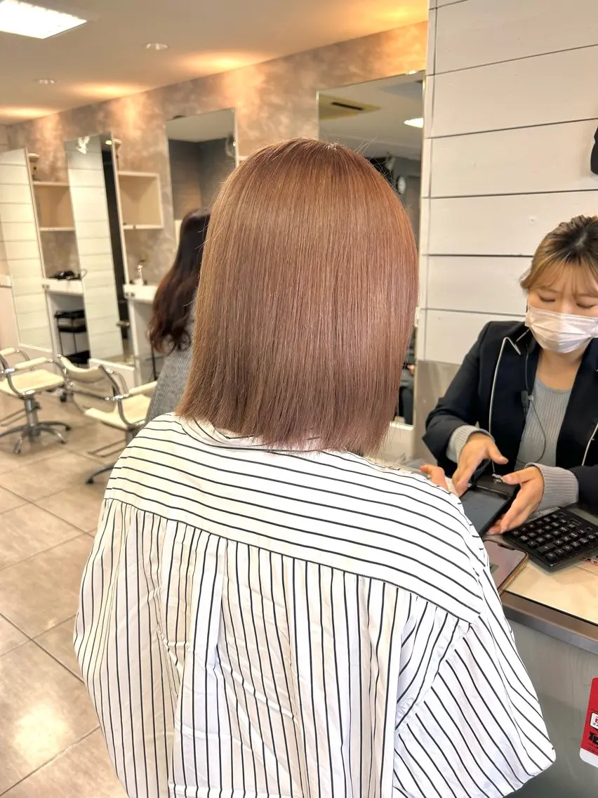 ミディアム カラー ヘアアレンジ ベージュカラー ブリーチ ピンクカラー ピンクベージュ インナー×縮毛矯正 ピンクカラー澤井里菜のヘアスタイル