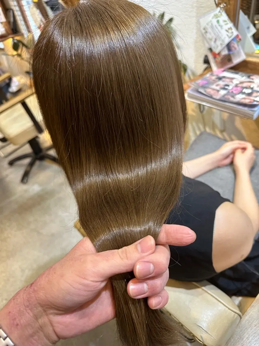ロング トリートメント putri 副店長 岸本 拓真のヘアスタイル