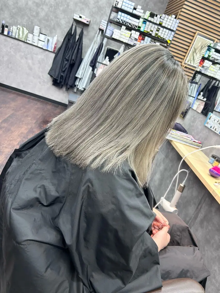 ミディアム カット ヘアカラー AN'TIA小作代表 ⭐︎kazuma⭐︎のヘアスタイル