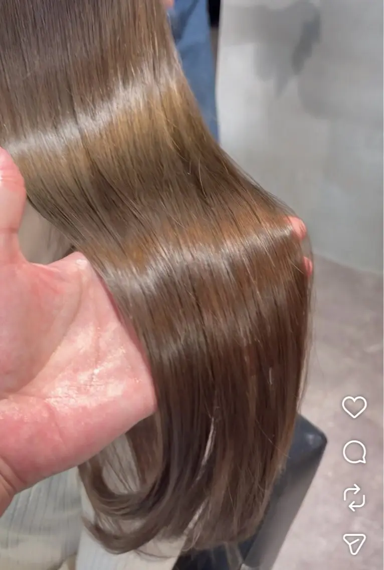 ロング カラー ベージュカラー ブリーチ ブリーチなしカラー カット ヘアカラー トリートメント 城慎太郎 大濠/大人ロングのヘアスタイル