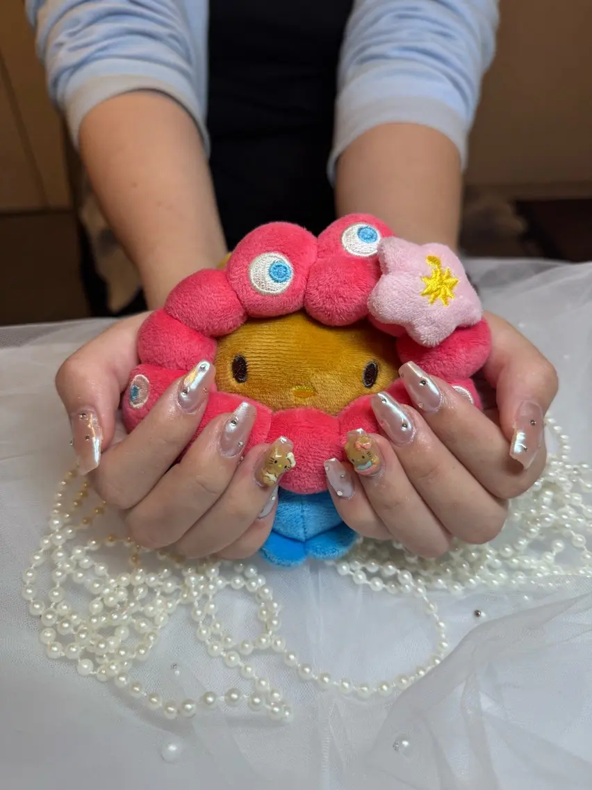 ネイル ハンドネイル 濱岡 咲のネイルデザイン