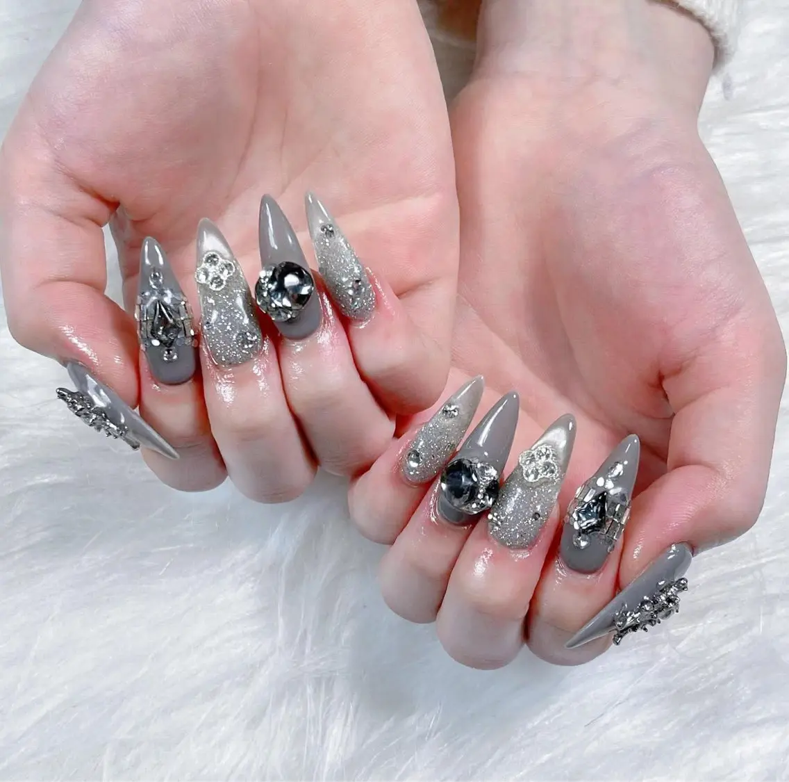 ネイル 長さ出し フレンチネイル グラデーション キラキラネイル 韓国ネイル ハンドネイル Hana Nail Salonのネイルデザイン