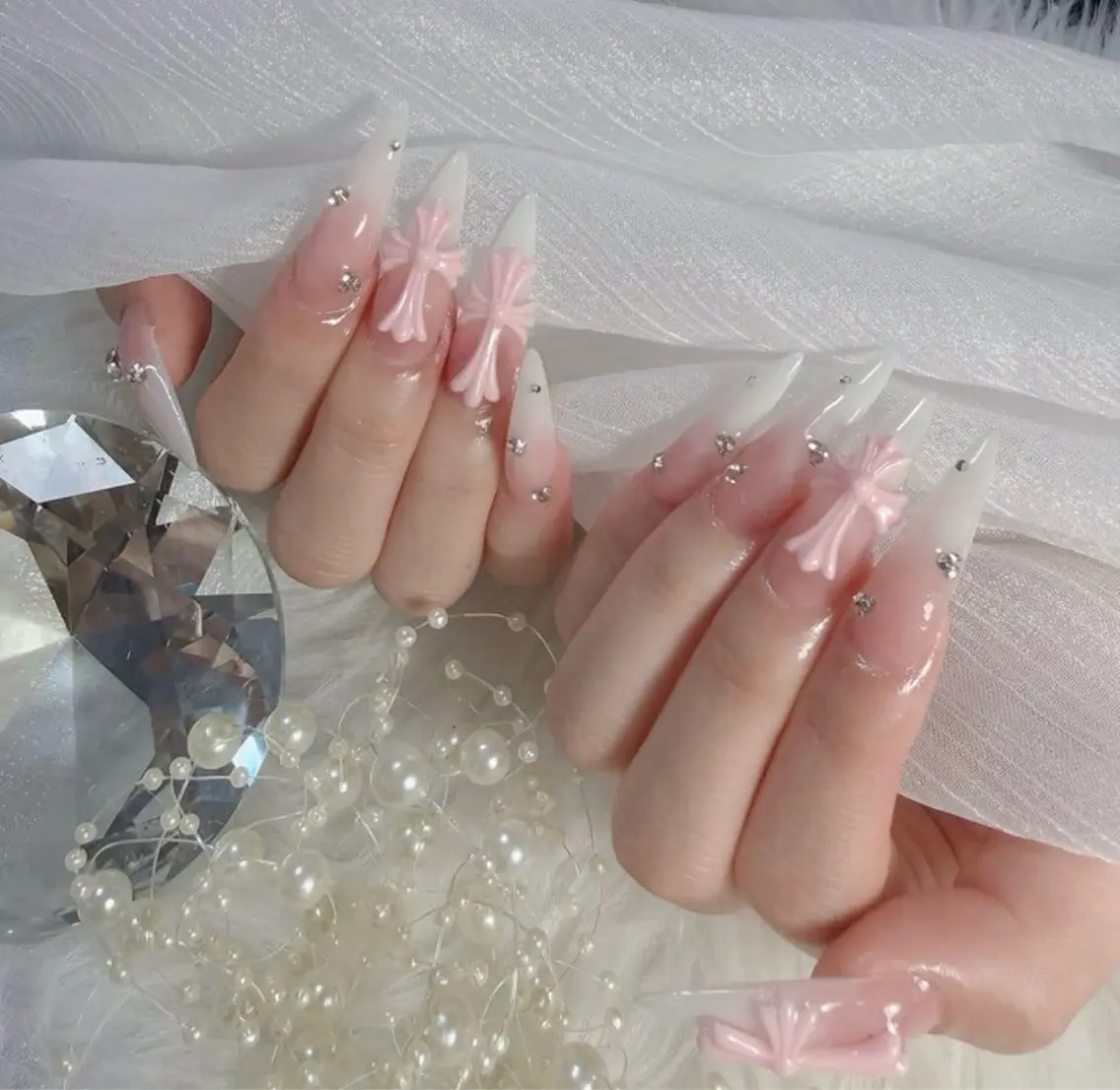 ネイル アートネイル ボルドー フレンチネイル ジェルネイル 氷ネイル・うるうるネイル ハンドネイル Julie NailSalonのネイルデザイン