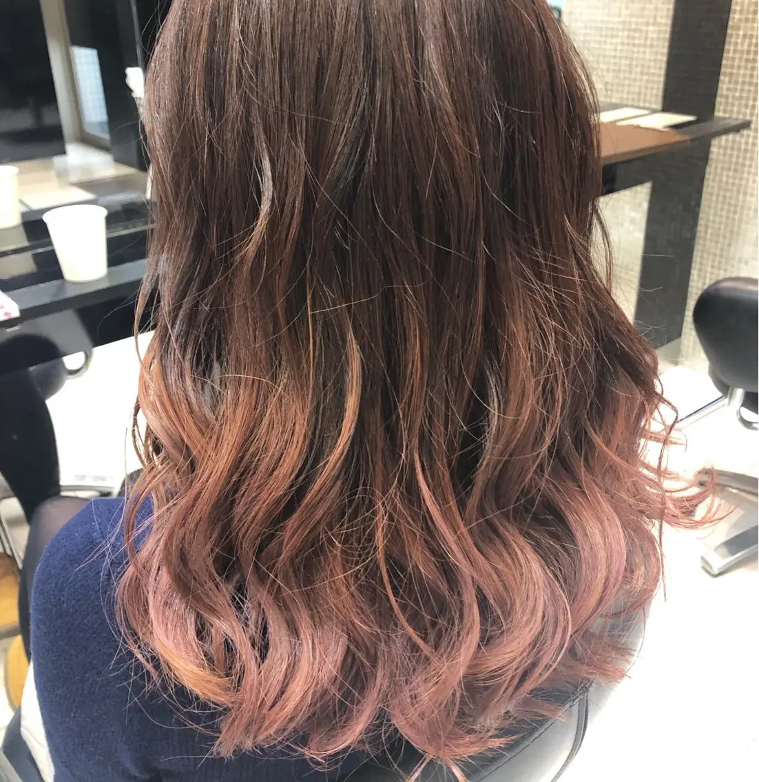 セミロング カラー グラデーションカラー ピンクカラー 女性リピ90%🍨 🩷佐藤みずきのヘアスタイル
